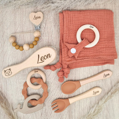  Set naissance personnalisé terracotta Leon avec attache tétine personnalisée, muslin blanket et teething accessories